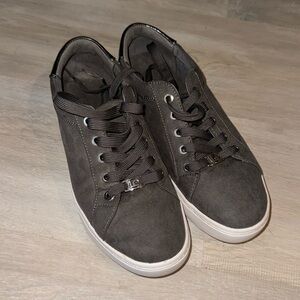 Liz Claiborne Sneakers